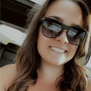 Meet your Posher, Melissa